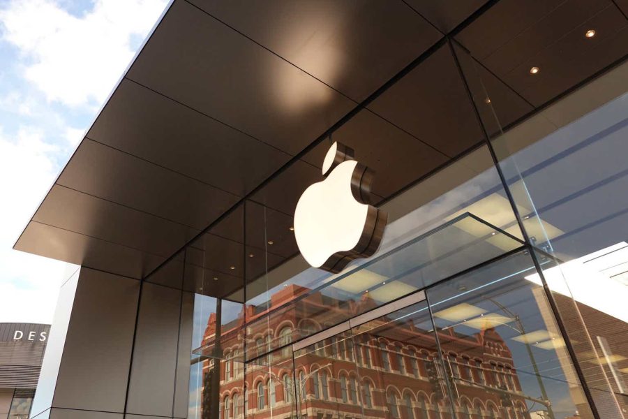 Buy or Sell AAPL shares? Apple: The Higher It Goes, The Higher The Risks