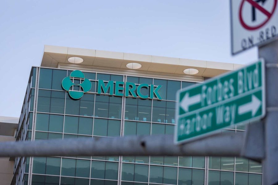 Buy or Sell  shares? Merck: Solid Pharma Buy With Strong Upside If Keytruda Patents Extended